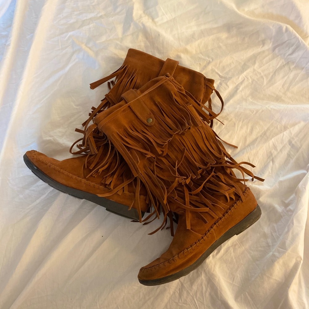 Shoe Dazzle 3 layer moccasin fringe boots